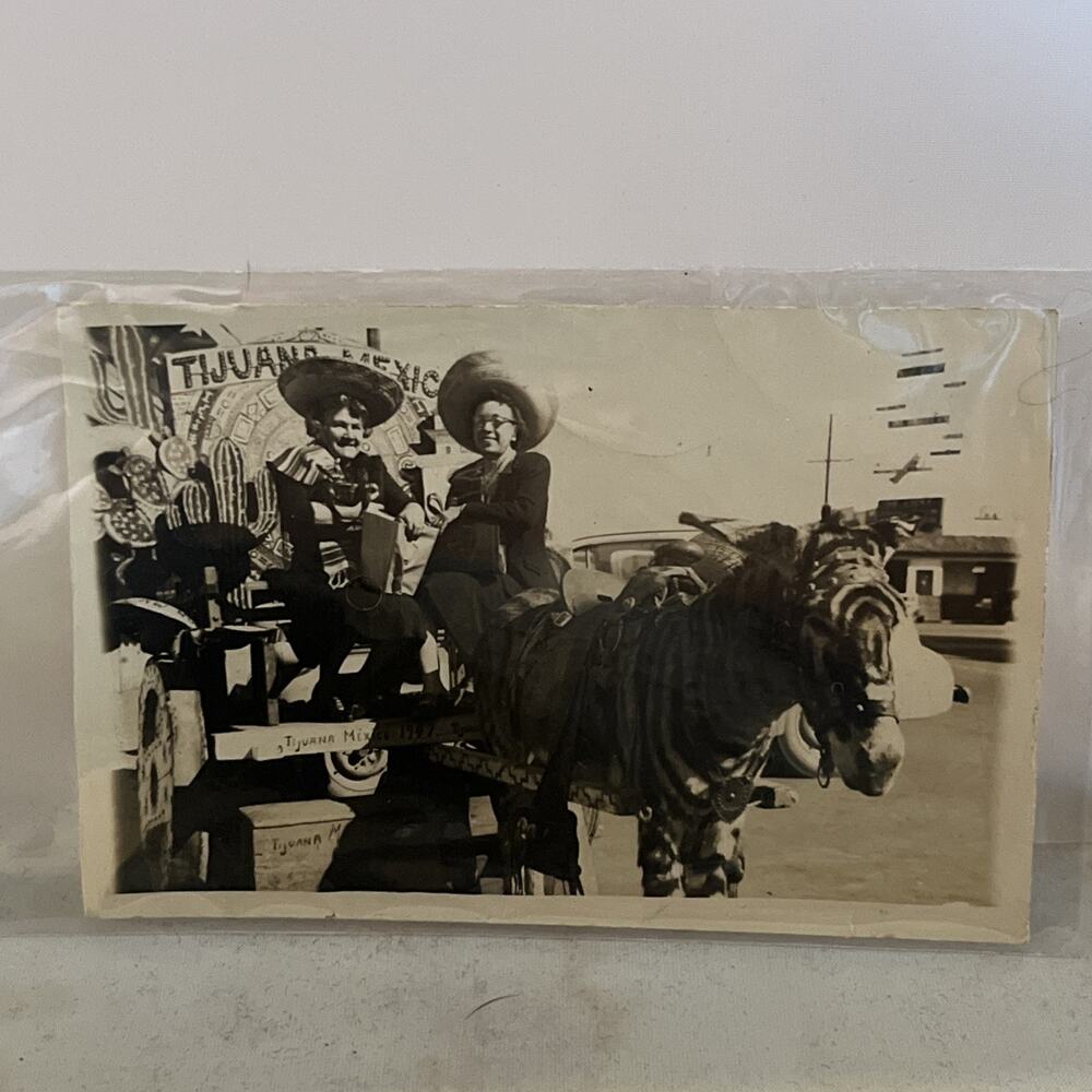 RPPC - 1947 TIJUANA MEXICO * souvenir photo card Zebra/Donkey cart Women